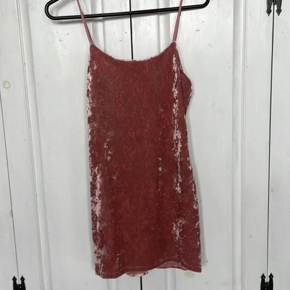 Pretty in pink- crushed velvet-like short dress. - Picture 2 of 4